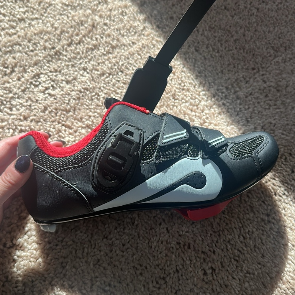 NWOT Peloton Cycling Shoes Size 38